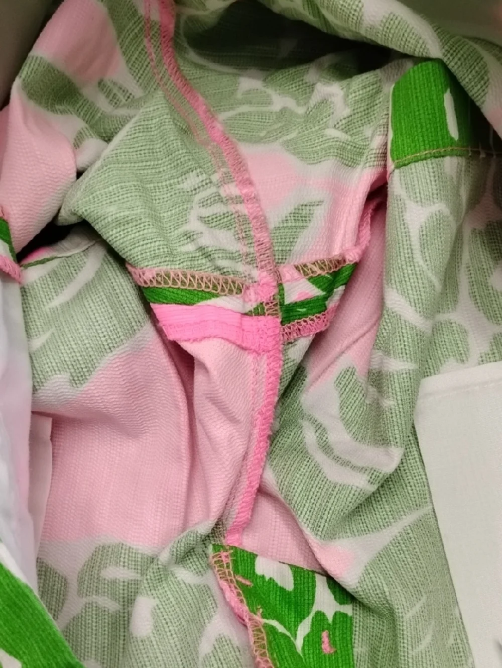 Lilly Pulitzer Callahan Vibrant Green & Pink Tropical Print Shorts, Sz 10 - Picture 8 of 9